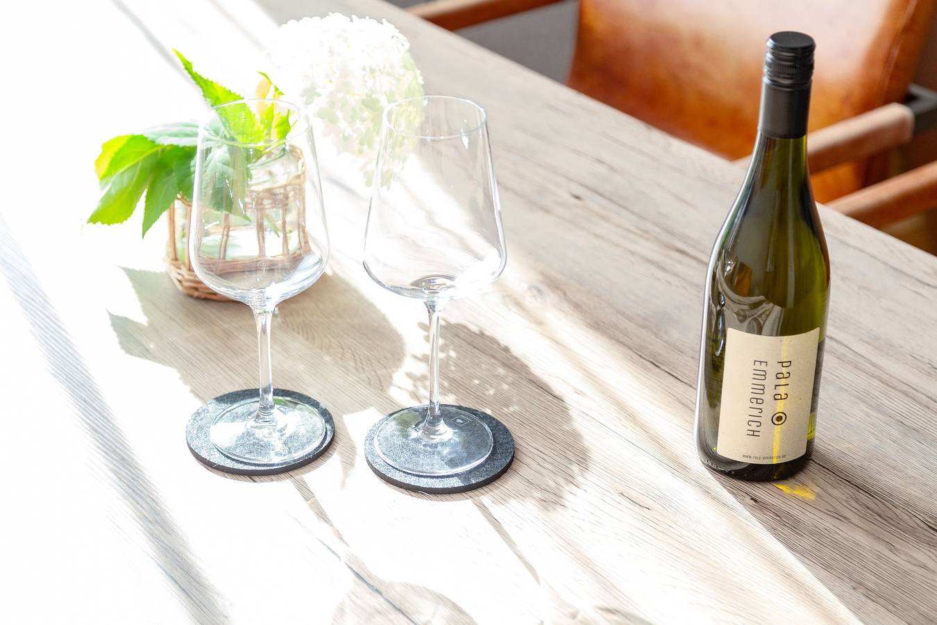 Ganze Ferienwohnung, Pala-Emmerich Wein - Ferienwohnung, 65qm, 1 Schlafzimmer, 1 Wohn/Schlafzimmer, max. 2 Personen in Iphofen, Fränkisches Weinland