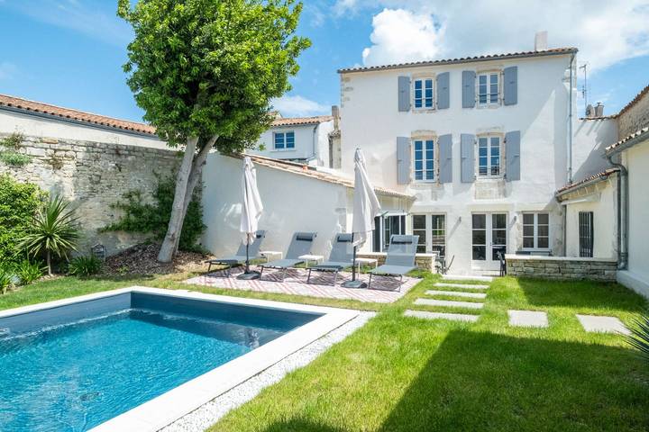 Villa for 12 people, with Pool in Ile de Re