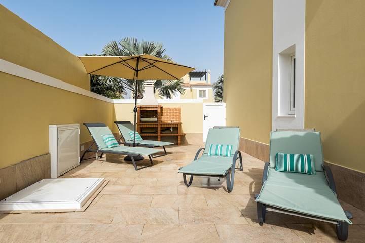 Chalet para 6 personas, con piscina además de jardín y terraza, Familias con niños en Parque Natural de Corralejo - 4