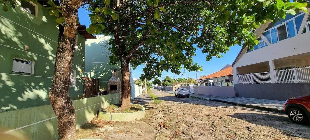 Casas e apartamentos de temporada para 9 pessoas, com jardim e balcão, adaptado a crianças em Pontal do Paraná
