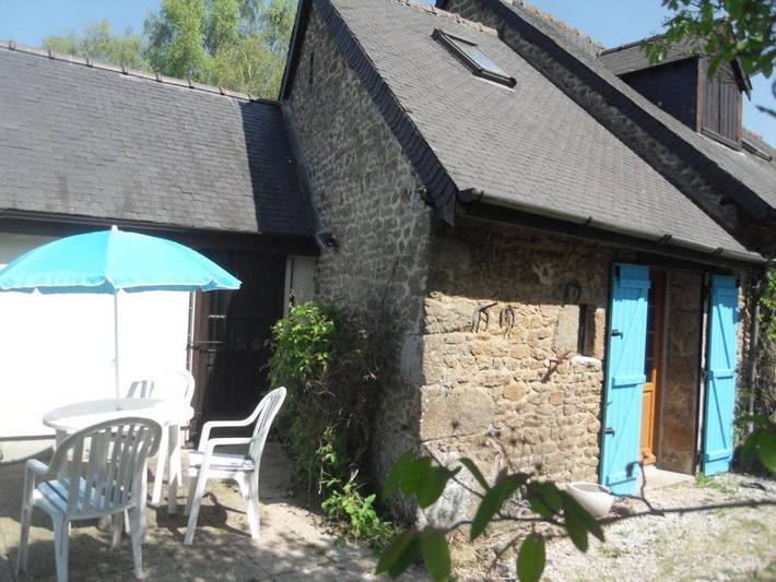 Location de vacances pour 2 personnes, avec vue ainsi que terrasse et jardin à Couesmes-Vaucé - 2