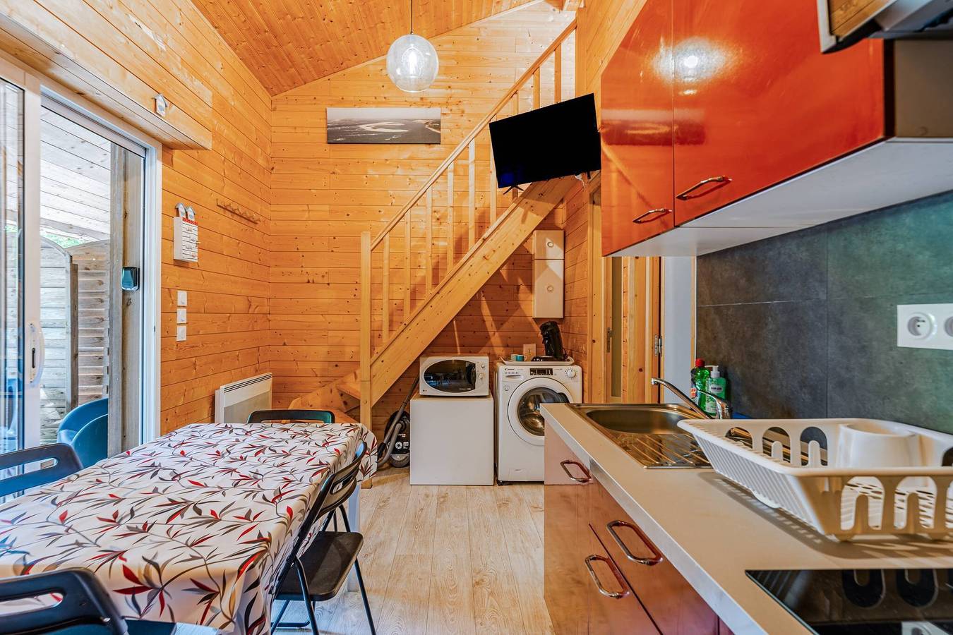 Holiday Home “La Cabane 2 - Bassin d’Arcachon” with Shared Pool and Private Garden in Gujan-Mestras, Arcachon region