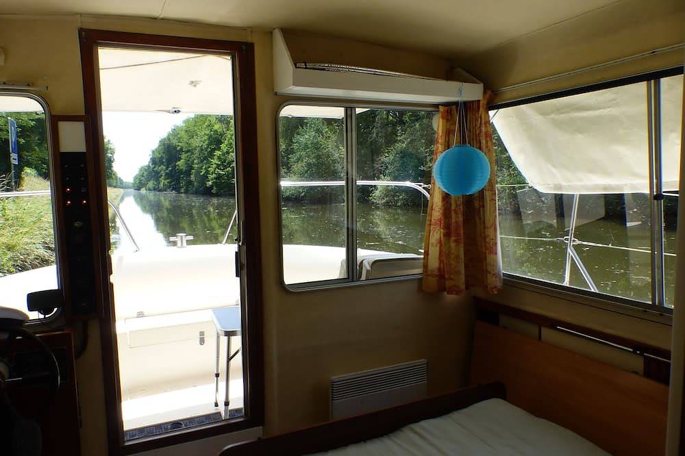 Calme nuitée à bord du bateau Java,30 mn du Pal,déconnection garantie!Bienvenue in Luneau, Région de Vichy