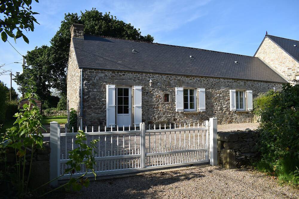 Country house in the heart of the Cotentin region Pets welcome in Digosville, Côte de la Déroute