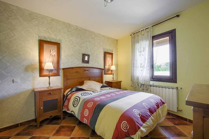 Casa Rural Callejón de la Gata pour des groupes jusqu'à 17 personnes in Majaelrayo, Sierra de Ayllon