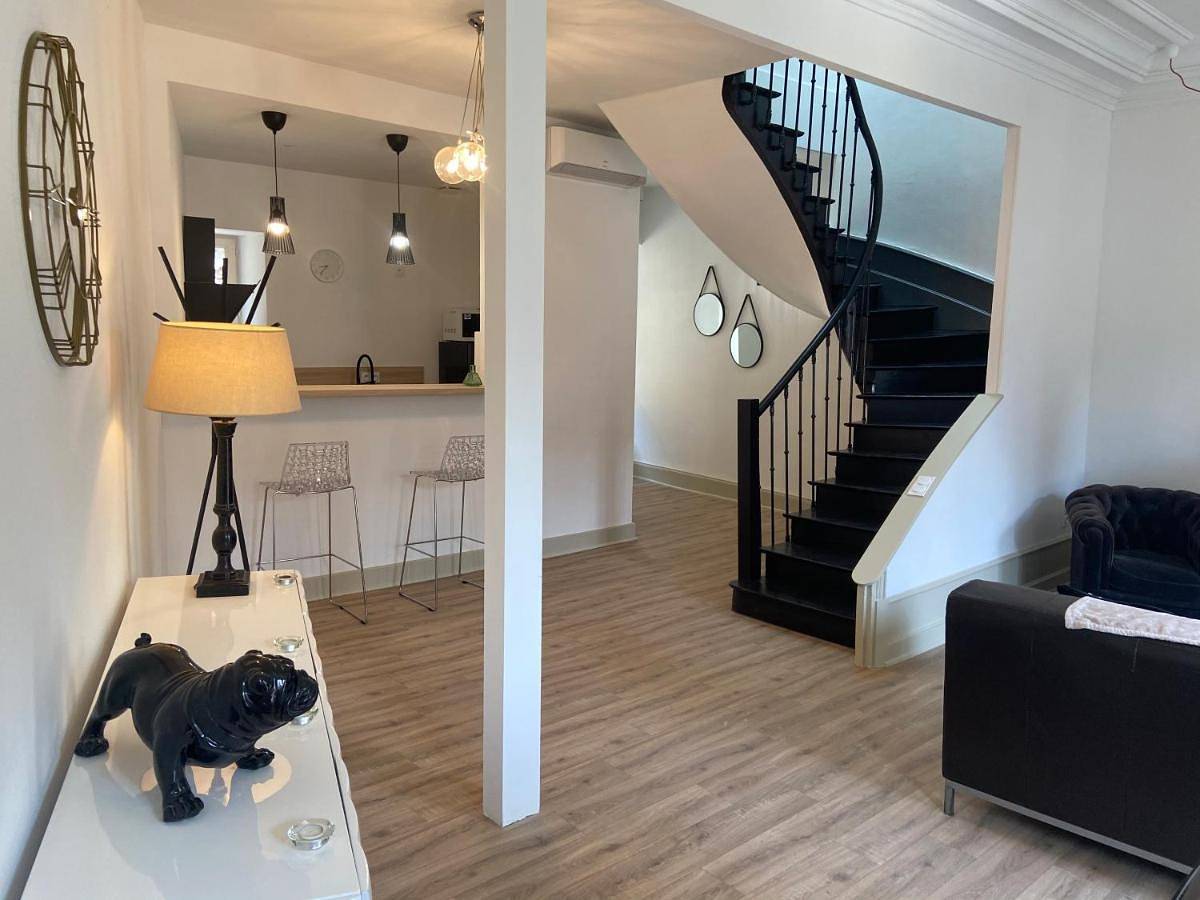 Appartement entier, Three-Bedroom Apartment in Sarlat-la-Canéda, Périgord Noir