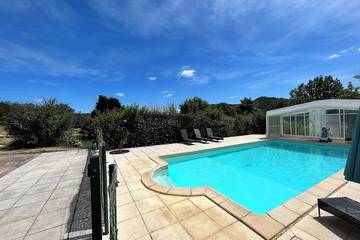 Gîte pour 6 personnes, avec balcon et piscine à Saint-Géry
