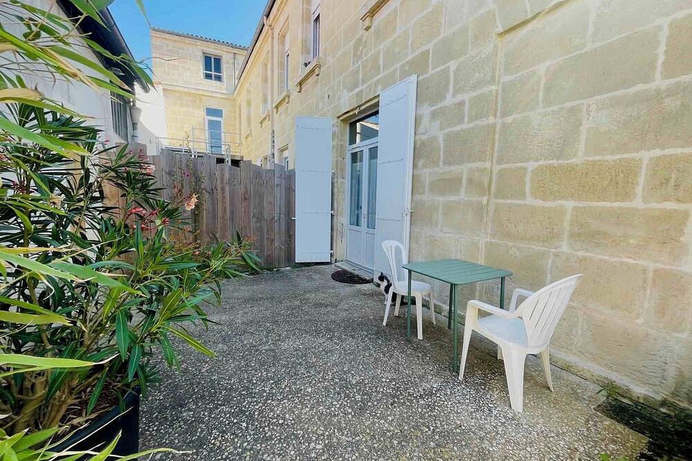 Apartamento entero, Lado del centro apartamento con jardín Rochefort / mer in Rochefort, Region de Rochefort