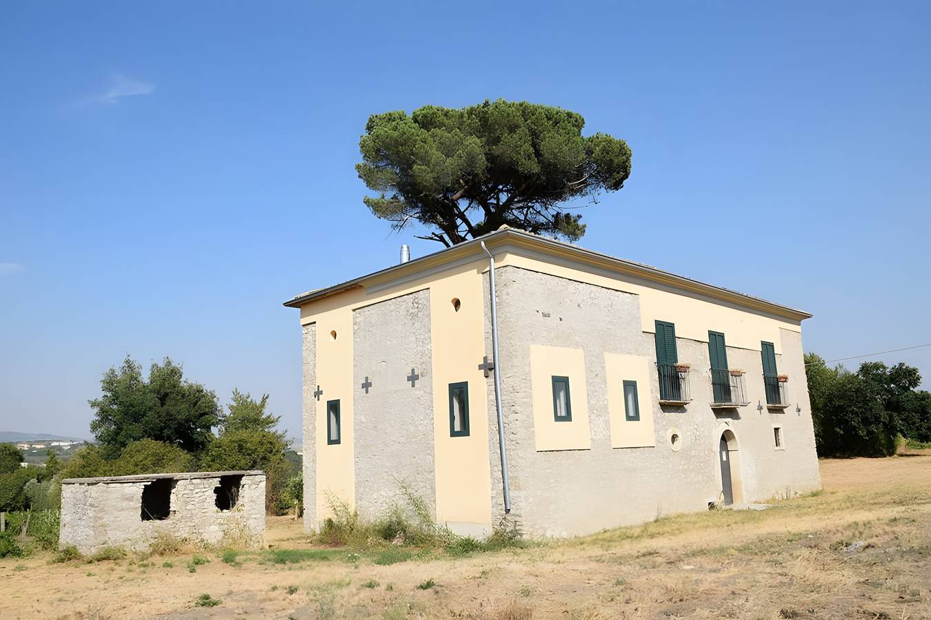 San Pietro Country House B&B – Historic Stone Retreat Amidst Irpinia Vineyards in Paternopoli, Avellino Province