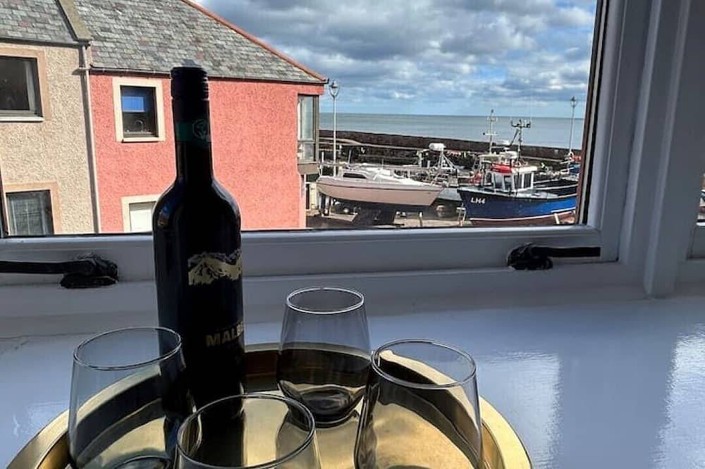 Entire apartment, East Haar 2 Bedroom Flat Overlooking Harbour in Dunbar, Edinburgh and Lothian