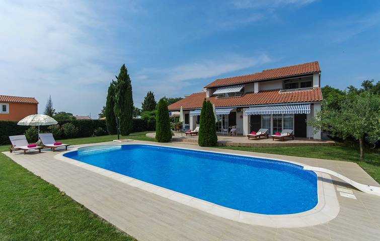 Ferienhaus für 8 Personen, mit Balkon/Terrasse und Pool in Nova Vas - 4