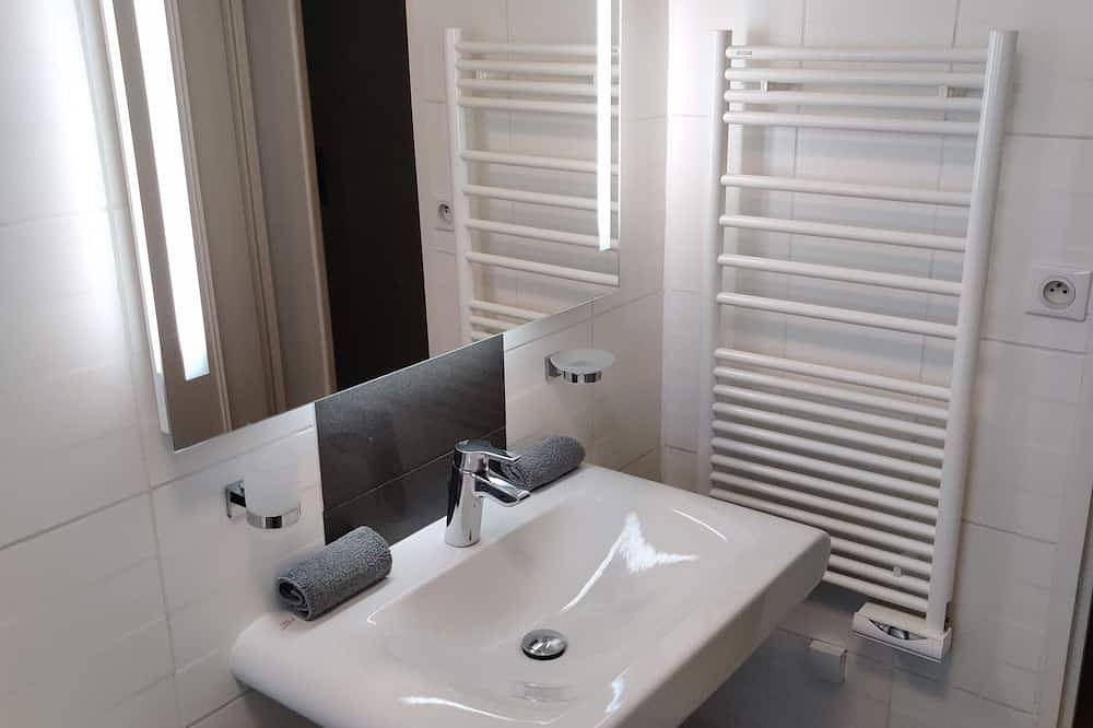 Ganze Wohnung, Luxuriöse 55m2 Panorama-Wohnung mit Meerblick in Villeneuve-Loubet Plage, Villeneuve-Loubet