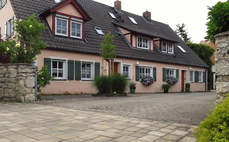 Ferienwohnung für 3 Personen, mit Balkon und Balkon/Terrasse sowie Garten