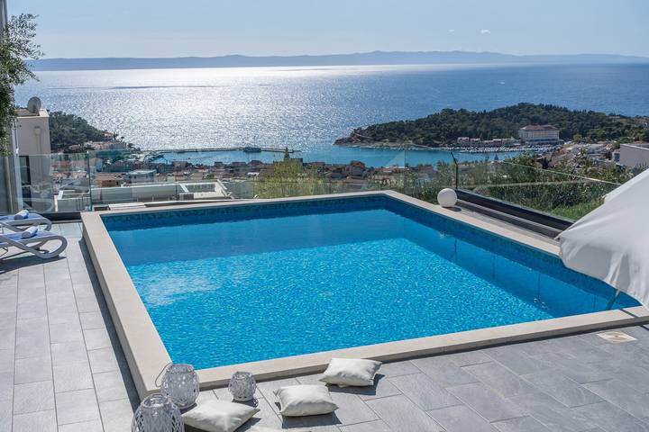 Villa für 10 Personen, mit Garten und Meerblick sowie Pool in Makarska