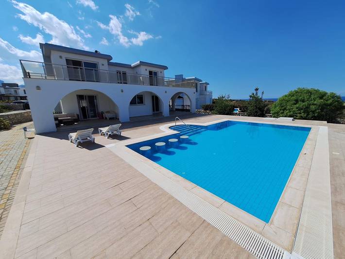 Villa avec piscine privée · Maison familiale à Bahceli in Chypre du Nord