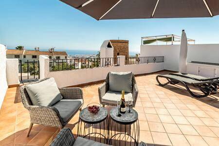 Casa de vacaciones para 4 personas, con Balcón además de Terraza y Piscina en Nerja