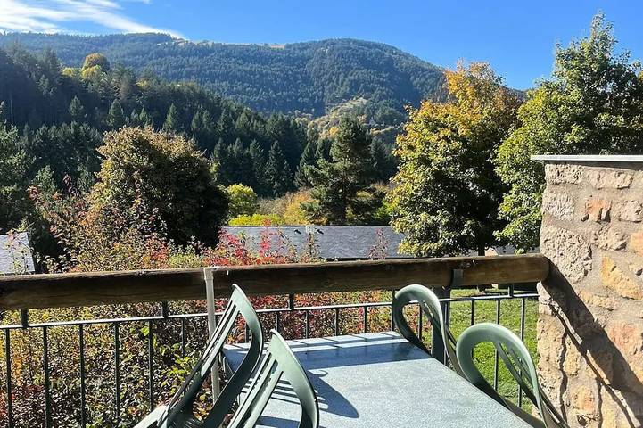 Villa for 4 people, with balcony/terrace and terrace as well as pool, with pets - 1