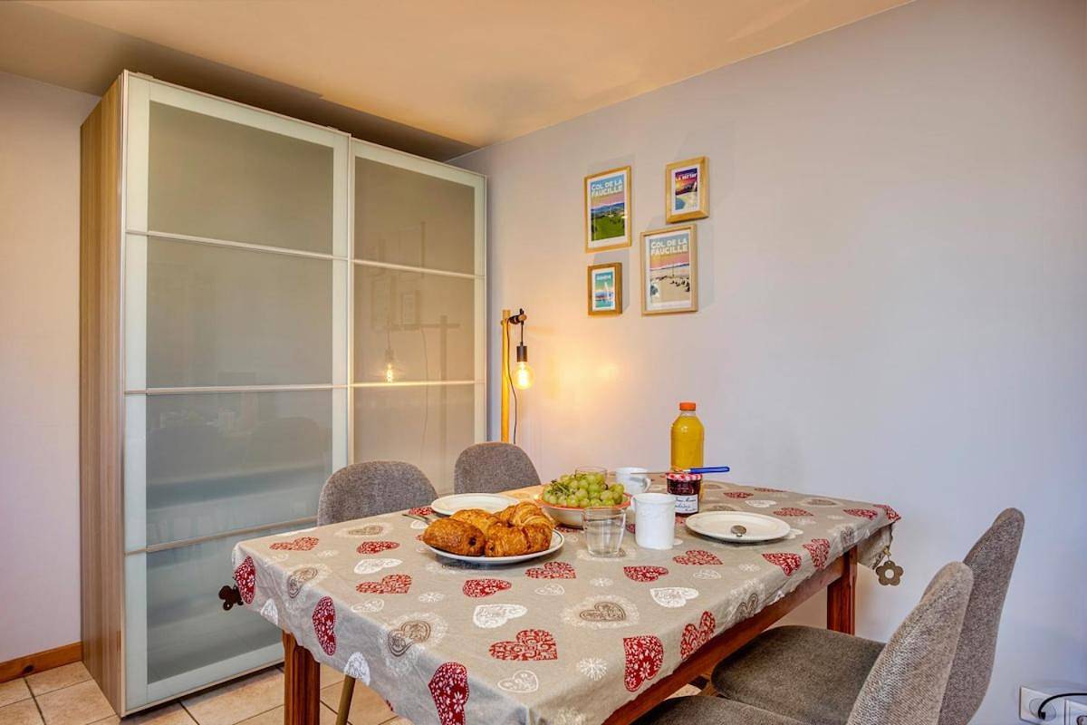 Appartement entier, L'Échaye Central and Comfort 20 min from Geneva in Échenevex, Parc naturel régional du Haut-Jura