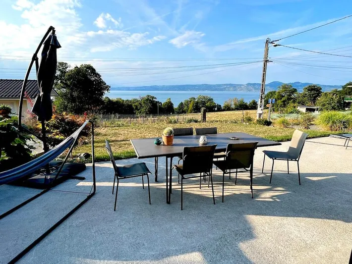 Chalet para 5 personas, con vistas al lago además de jardín y vistas - 1