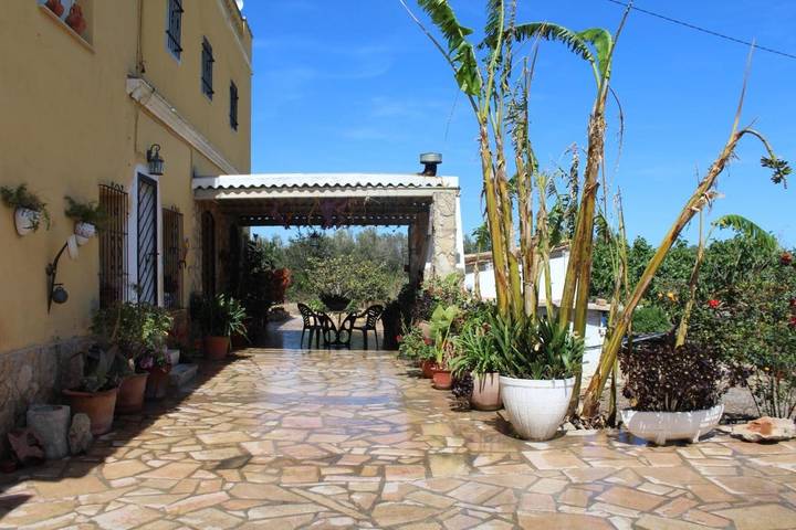 Casa rural para 5 personas, con piscina además de vistas y jardín en La Ampolla