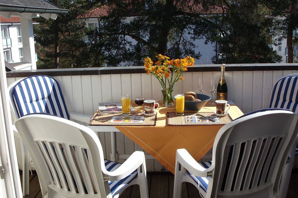 Apartamento entero, Apartamento tranquilo cerca de la playa Binz con balcón, incl. aparcamiento subterráneo in Ostseebad Binz, Binz