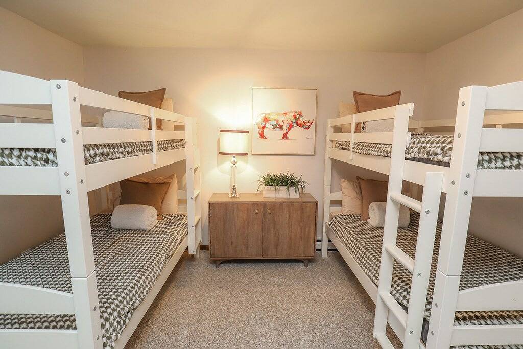 Lizzie's Hütte auf dem Hügel Sommer Special! in Ontario County