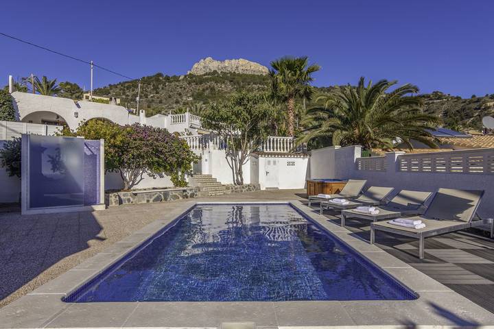 Villa für 4 Personen, mit Terrasse und Garten in Calpe - 2