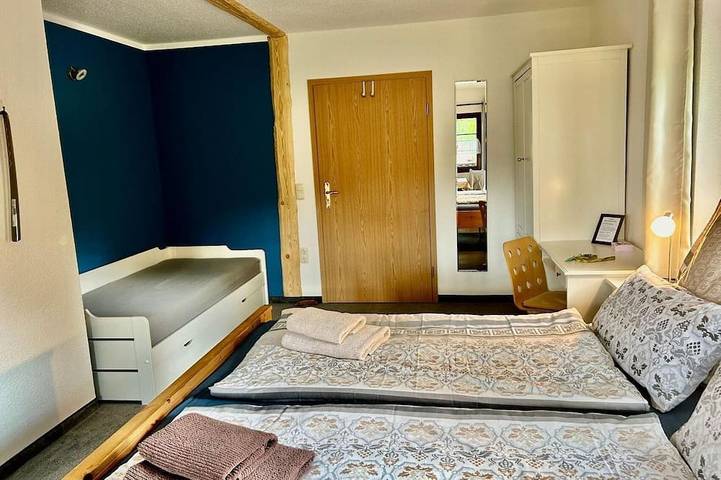 Ferienwohnung für 2 Personen, mit Balkon und Pool sowie Garten und Sauna in Lengenfeld - 4