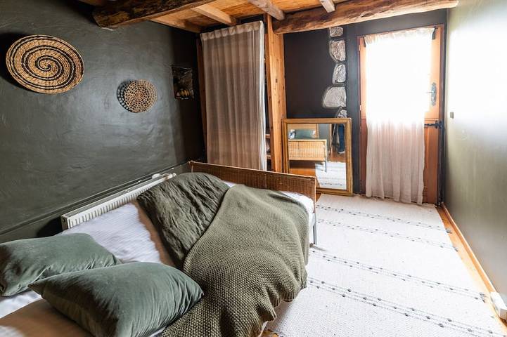 Location de vacances pour 6 personnes, avec terrasse ainsi que piscine et jardin à Arudy - 2