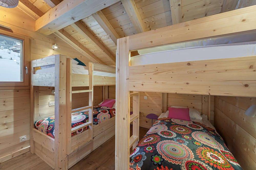 Modern chalet for 10 people in Abondance, warm and discreet in Abondance, Les Portes du Soleil