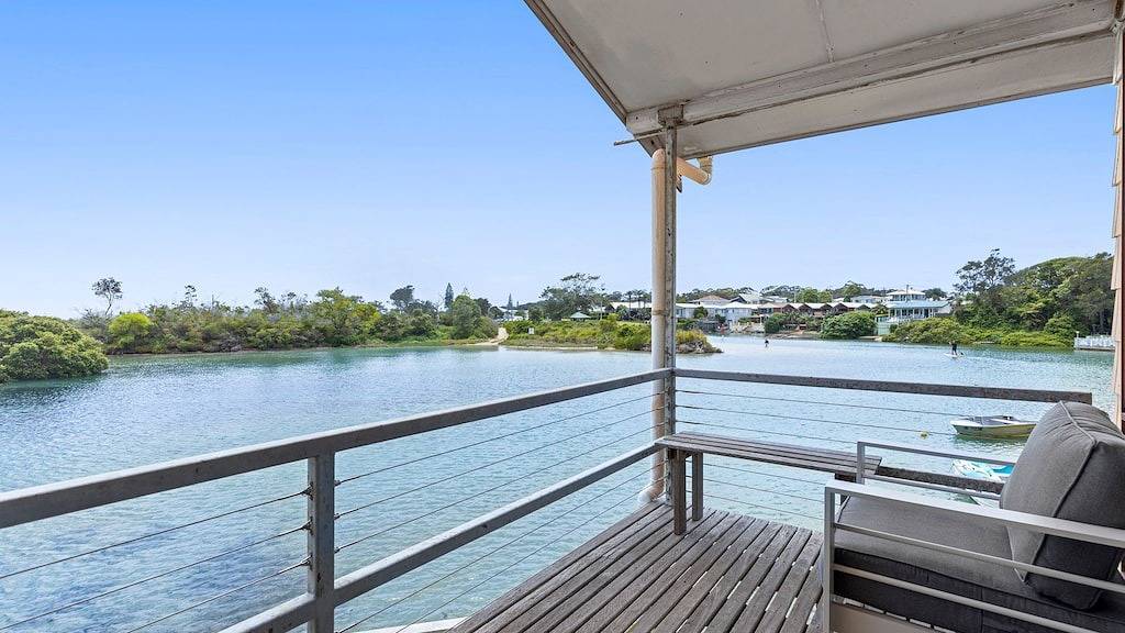 Watersedge – absolute waterfront in Currarong, Jervis Bay
