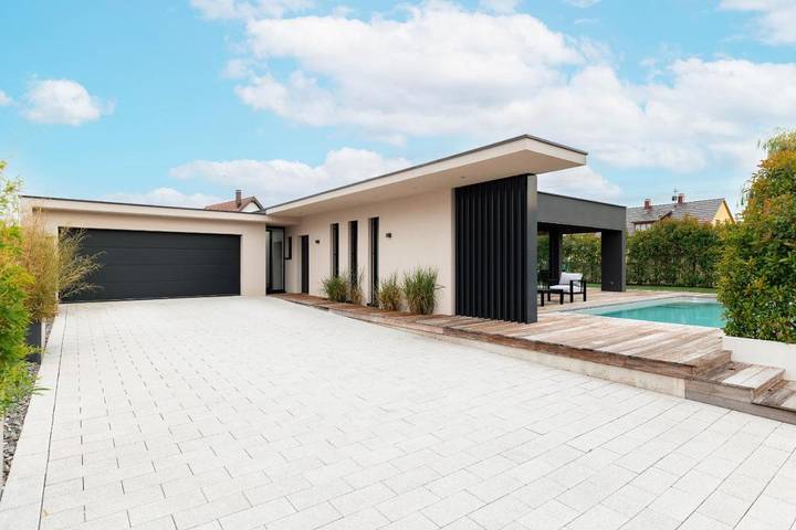 Location de vacances pour 8 personnes, avec piscine et jardin à Sainte-Croix-en-Plaine - 3