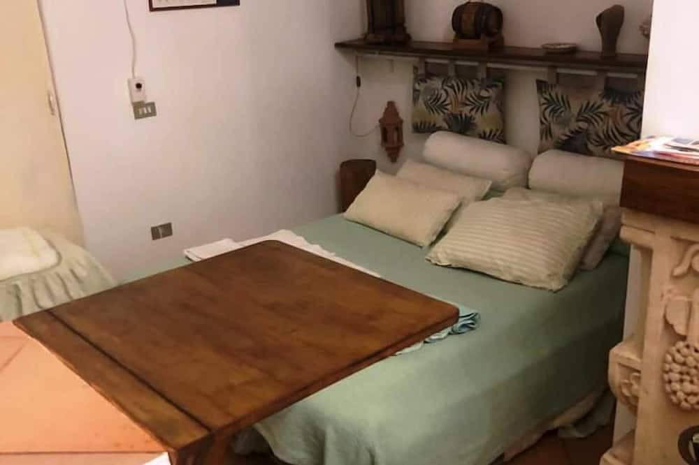Ganze Wohnung, Green Studio in Salina Äolischen Inseln bis 900 Meter vom Meer entfernt in Leni, Salina