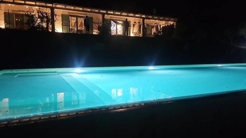 Casa vacanza per 14 persone, con giardino e panorama, con animali domestici a Rena Majore