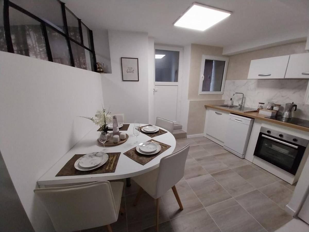 Appartement entier, Primo - Logement 4personnes in Bogny-sur-Meuse, Parc naturel régional des Ardennes