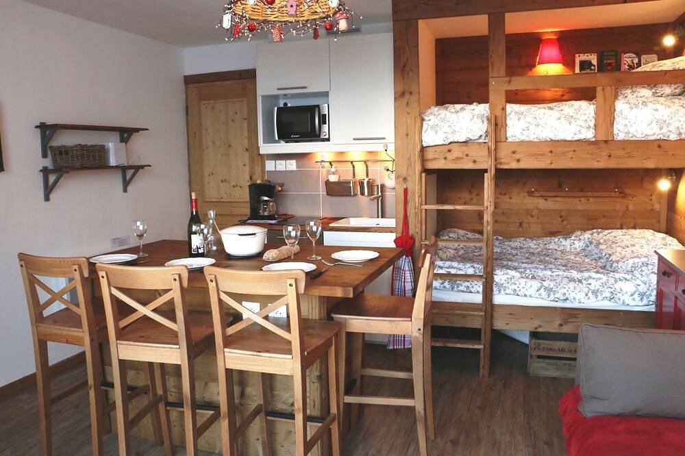 Apartamento entero, App. 4 pers. Encantador. Ver pendientes. Salida de esquí a puerta. Cupones de vacaciones Ok in Le Corbier, Villarembert