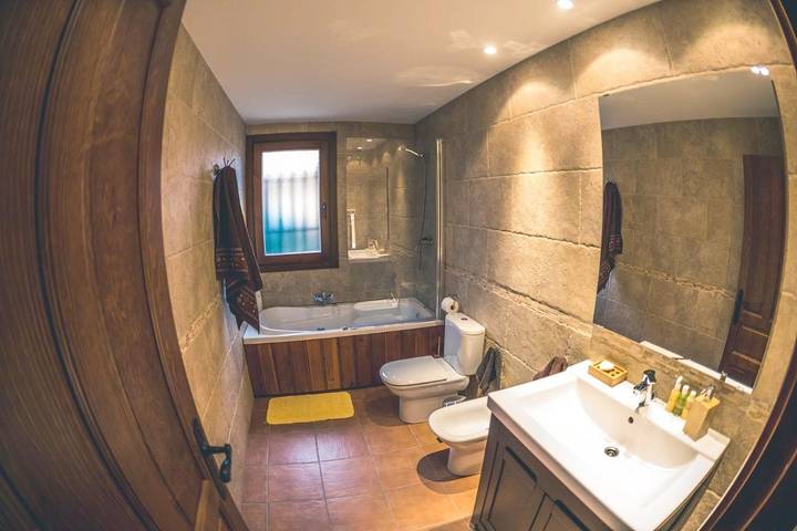 Casa rural para 8 personas, con piscina además de jardín y jacuzzi en Provincia de Ávila - 4