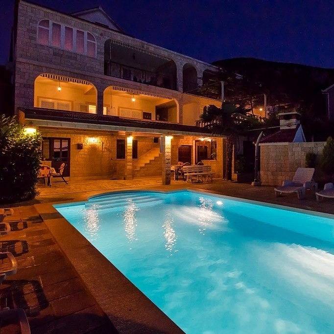 Ganze Wohnung, 4 Bedroom Apartment With Pool in Trpanj, Peljesac