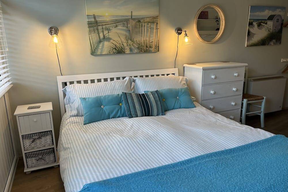 \"Seawards\"  Perfect Seaside Holiday Home For 4/6 In Perranuthnoe, Cornwall in Cornwall