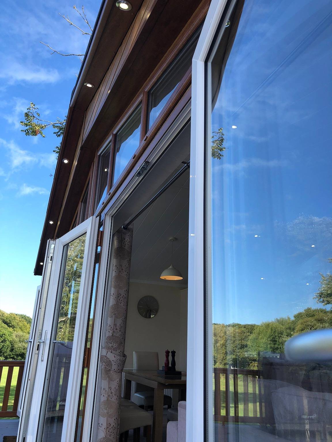 4 Bedroom Luxury Lodge Retreat in Lymington in Milford-on-Sea, Hampshire