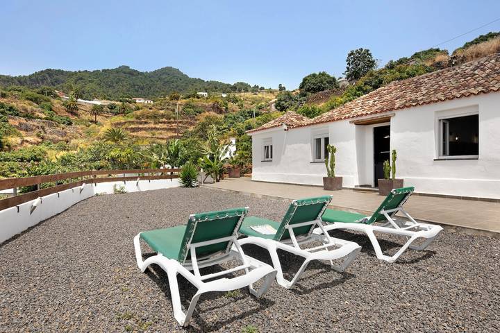 Casa de vacaciones 'Nando' con vistas al mar, terraza privada y Wi-Fi in Los Álamos (Islas Canarias), Santa Cruz de La Palma