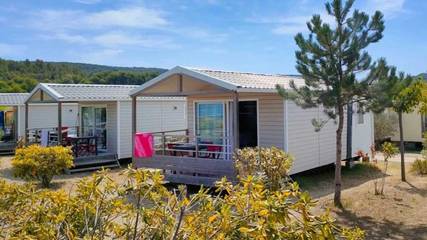 Mobil home pour 4 personnes, avec piscine et bassin pour enfant à Saint-Mitre-les-Remparts