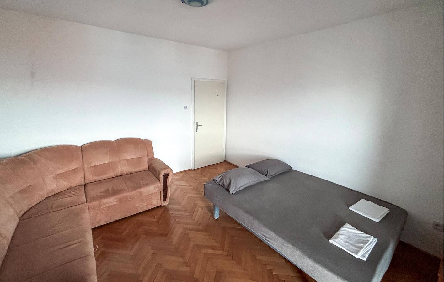 Ganze Ferienwohnung, Urlaub am Meer: Gemütliches Apartment mit einem Schlafzimmer in Karlobag und Meerblick in Karlobag, Naturpark Velebit