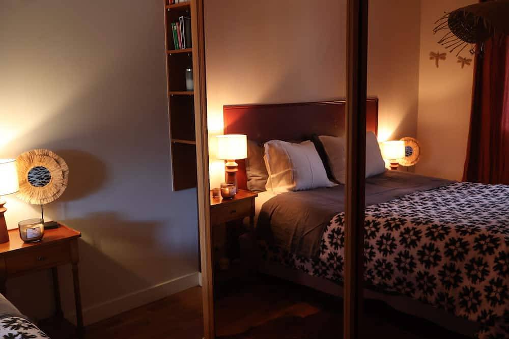 House with secret garden in Montreuil - 30 minutes from Paris and Disneyland in Montreuil, Seine-Saint-Denis