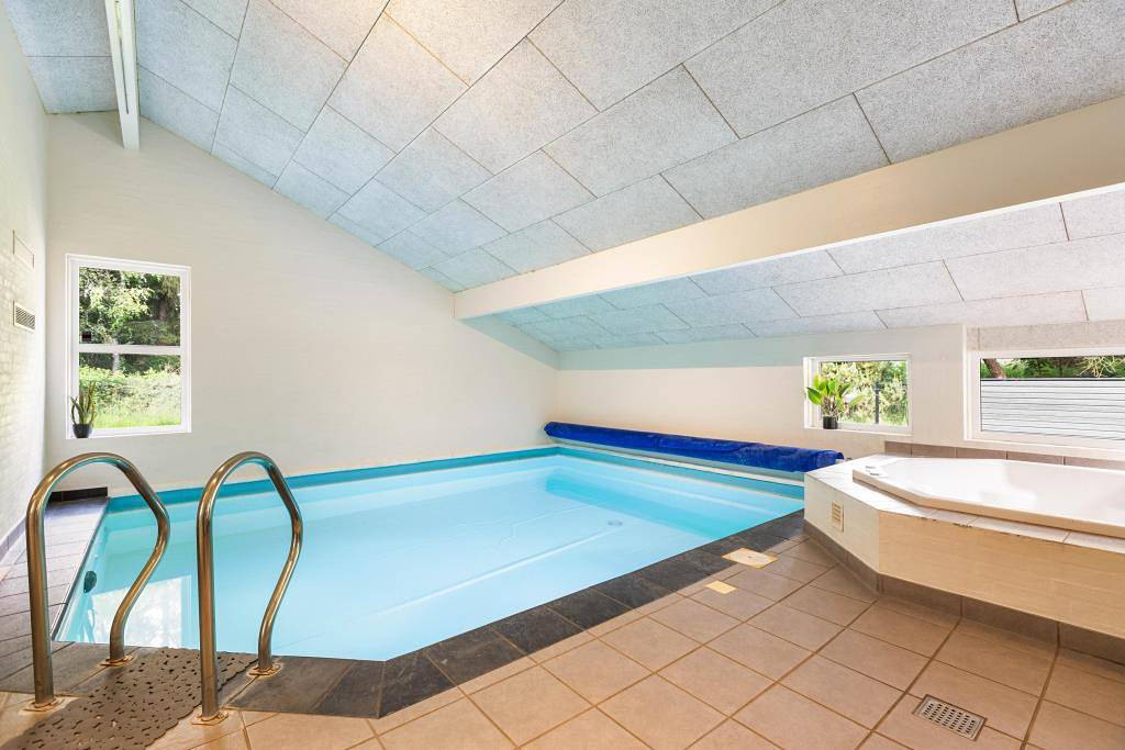 Well-maintained holiday home with pool, sauna and hot tub for 12 people in Ho in Ho, Varde e dintorni