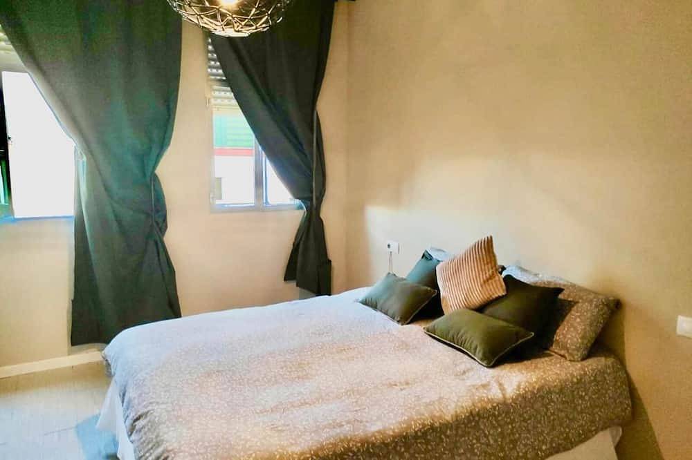 Entire apartment, Apartment 'Happy Sevilla' with Private Terrace, Wi-Fi and Air Conditioning in Alcalá de Guadaíra, Sevilla Province