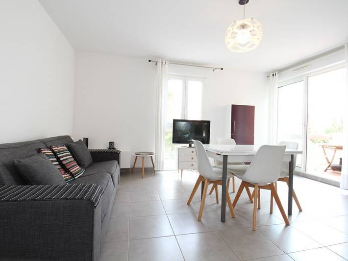 Gîte pour 2 personnes, avec terrasse dans Office de Tourisme de Balaruc Les Bains