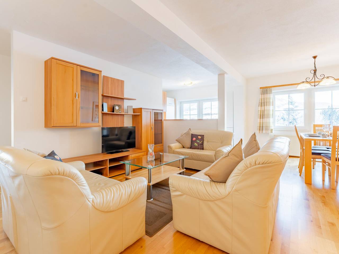 Ganze Wohnung, Wohnung mit Balkon/Terrasse und Wellness
 in Niederau, Wildschönau