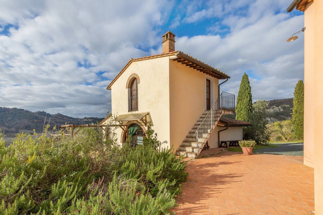 Ferienhaus 'Cottege' mit Gemeinschaftspool, privater Terrasse und Wlan in Palaia, Pisa Provinz