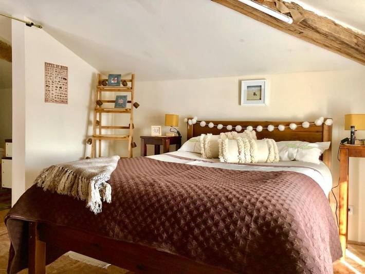 Location de vacances pour 3 personnes, avec Jacuzzi et Terrasse ainsi que Jardin et Vue à Abzac - 3